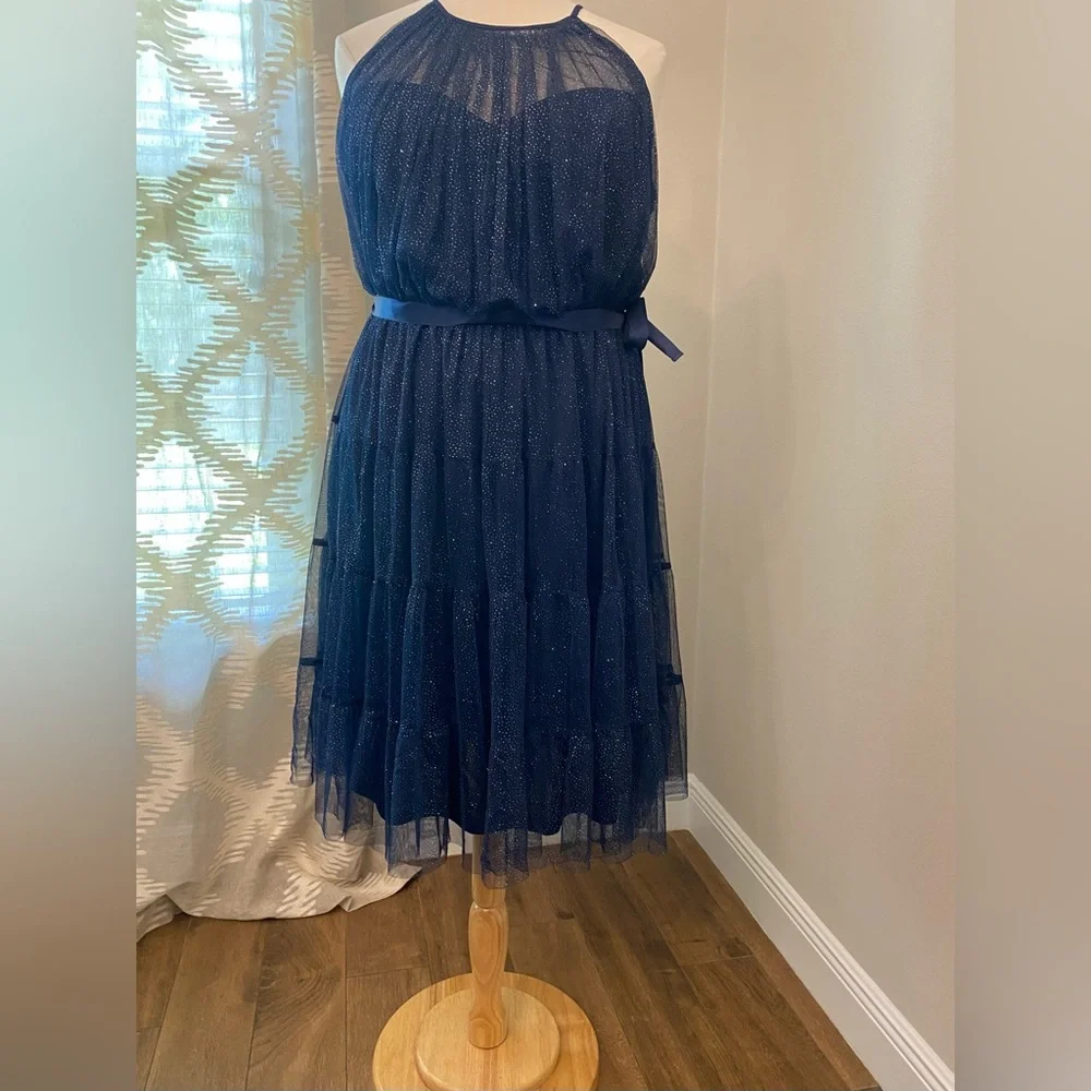 Plus Dress - Picture 3 of 4